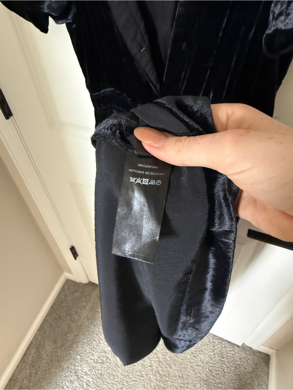 NWOT Anthropologie Somerset Velvet Maxi Dress Black Size S! - Picture 7 of 7